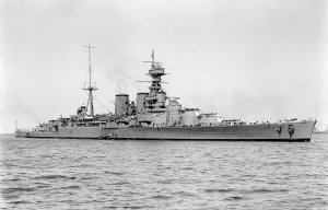 1280px-HMS_Hood_(51)_-_March_17,_1924.jpg