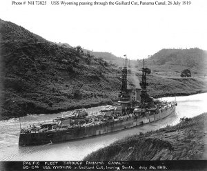 USS_Wyoming_in_the_Panama_Canal,_1919.jpg