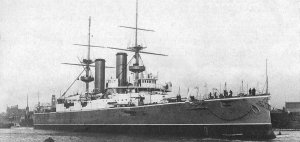HMS_Triumph_(1903)_as_completed_January_1904.jpg