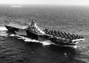 USS_Bennington_(CV-20)_underway_at_sea_on_20_October_1944.jpg