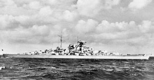 Bundesarchiv_DVM_10_Bild-23-63-41,_Schlachtschiff__Bismarck_.jpg