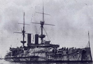 HMS_Resolution_(1892)_in_1903.jpg