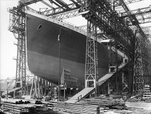 1024px-RMS_Titanic_ready_for_launch,_1911.jpg