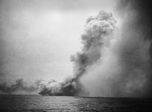 1280px-Destruction_of_HMS_Queen_Mary.jpg