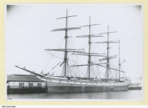 Hougomont_docked_in_an_unidentified_port_(PRG_1373-15-80).jpeg