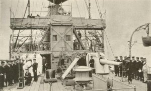 HMS_Hermes_(1898)_6-inch_guns.jpg