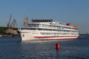 Aleksandr_Suvorov_in_Khimki_Reservoir_2016-05-31_Pic_03.JPG