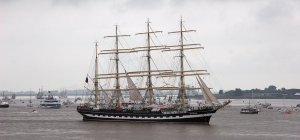 Kruzenshtern_at_Sail_Bremerhaven_(1).jpg