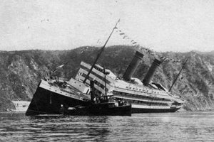 SS_Principessa_Jolanda_sinking.jpg